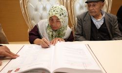 86'sında damat, 72'sinde gelin oldu
