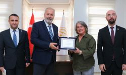 Çanakkale Barosu devir teslim töreninde plaket takdimi!