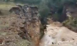 Derede heyelan anı kameraya yansıdı!