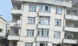 Maltepe'de ekipler itfaiye merdiveniyle çöken binanın üst katlarında arama yaptı
