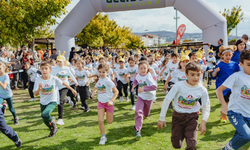 Gelibolu Maratonu’nda çocuklar barış ve dostluk için koştu