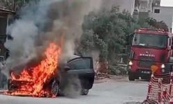 Erdemli'de otomobil yangını!