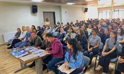 Gelibolu’da çevre bilgi yarışmasının kazananı Ecebey MTAL oldu