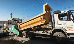 Ayvacık’ta 6 kilometrelik yolda sıcak asfalt çalışması başladı
