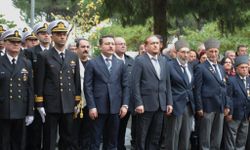 Lapseki’de 29 Ekim Cumhuriyet Bayramı için çelenk sunma töreni düzenlendi