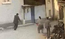 Kadının motorlu testere ile yaşlı adamı korkuttuğu anlar kamerada