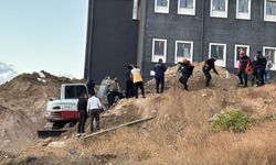 ÇOMÜ Yerleşkesi'nde toprak kayması: 2 işçi kurtarıldı