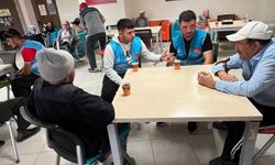 Ülkü Ocakları’ndan Ezine’de Huzurevi Ziyareti