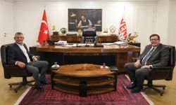 Muharrem Erkek’ten Özgür Özel’e Ziyaret: “İktidara Yürüyoruz”