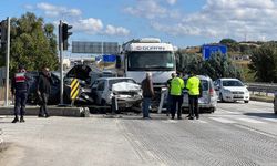 Çanakkale'de zincirleme kaza; 4 yaralı!