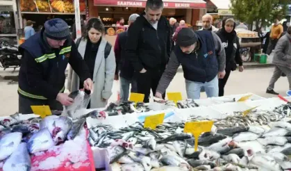 Ramazan'da balık satışları arttı, balıkçıların yüzü güldü! 