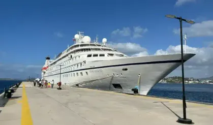 Bahamalar bayraklı kruvaziyer Bodrum'a geldi