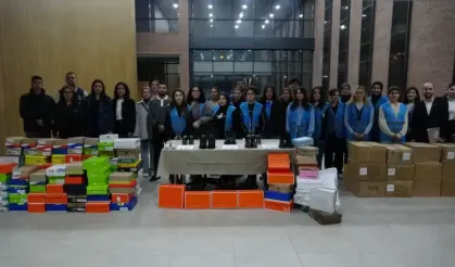  Ezine'de köy çocukları için verilen konsere, bilet yerine bot ile girdiler