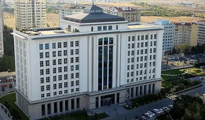 AK Parti'de Sürpriz İstifa: "Devletin Dini Adalettir" Diyerek Ayrıldı
