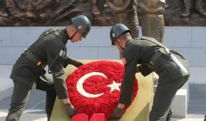 Çanakkale Kara Savaşları’nın 110. yıl dönümü etkinlikleri Şehitler Abidesi’nde törenle başladı