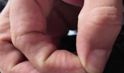 Son kullanma tarihi geçen ürünlerin üzerlerini siyah bantla kapatan işletme sahibi söylediğiyle hayrete düşürdü
