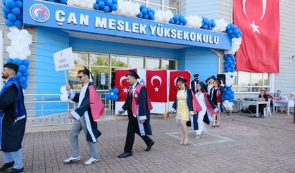 Çan’da öğrencilerin mezuniyet sevinci!