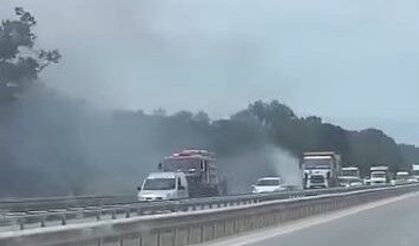 Hızla büyüyen yangını itfaiye ekipleri söndürdü