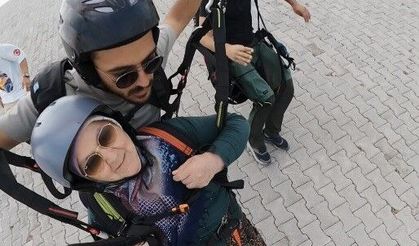 Türkan teyzenin paraşüt macerası güldürdü: "İnşallah tansiyonumu yükseltmez"