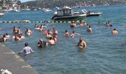 İstanbul’da sıcak hava dalgası bunalttı: Vatandaş kendini Boğaz’ın serin sularına bıraktı
