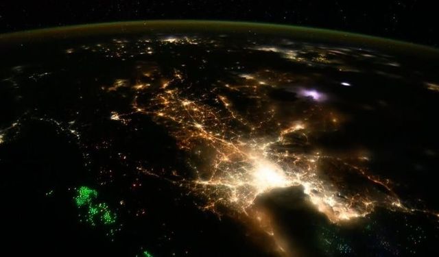 Uzaydan İstanbul'un Büyüleyici Gece Görüntüsü Paylaşıldı!
