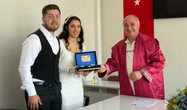 Başkan, belediye personelinin nikâhını kıydı
