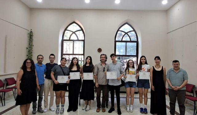 Yarı zamanlı sertifika programı ortaokul mezuniyet töreni gerçekleştirildi