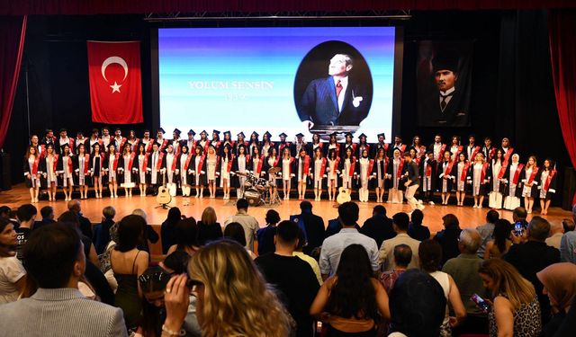 Öğrenciler mezuniyet heyecanı yaşadı