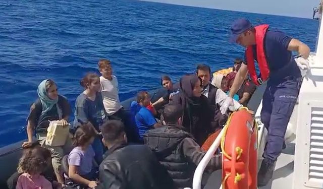 Ayvacık açıklarında 32 kaçak göçmen kurtarıldı