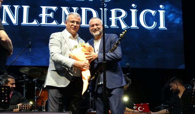 Hüsnü Şenlendirici ve Emre Fel Çanakkale'deydi