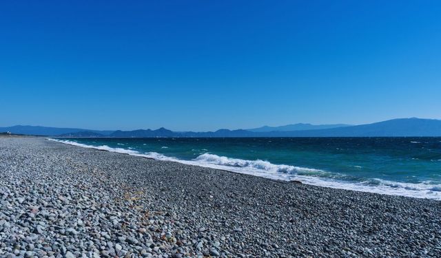 Yuvalı Plajı: Gökçeada’nın huzurlu köşelerinden biri