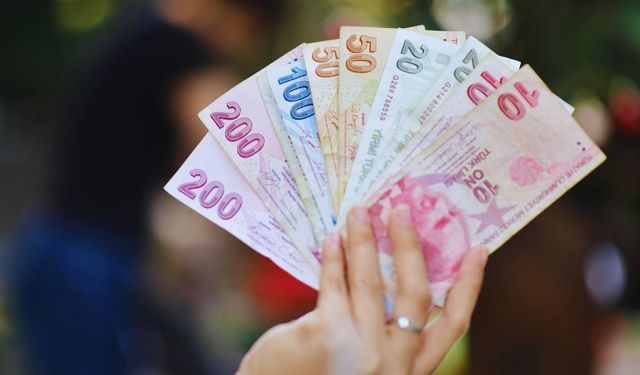 Ev hanımlarına emeklilik şansı! Yeni kanun nasıl? Şartları neler? Ev hanımları nasıl emekli olacak?