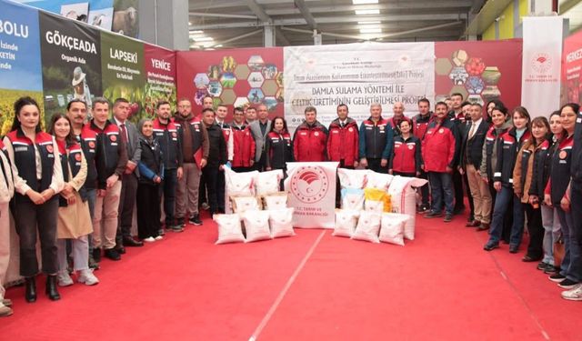 Ezine’de 98 bin Kilogram Tohum Üreticilerle Buluştu