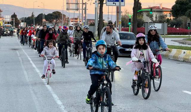 Çanakkale'de 23 Nisan'da Minik Pedallar heyecanla döndü