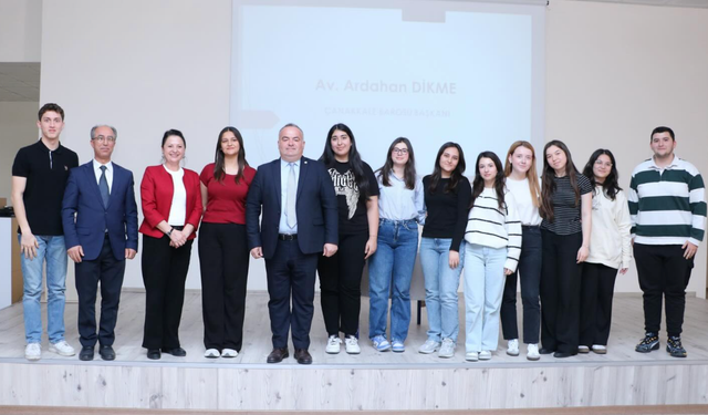 Çanakkale’de Öğrencilere Avukatlığın inceliklerini öğrendi