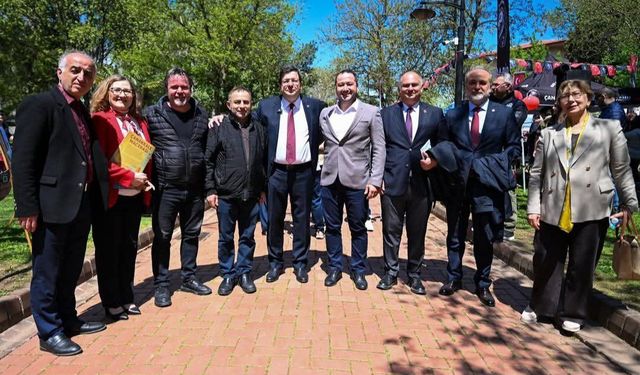 Çanakkale Halk Bahçesi’nde 23 Nisan’da Esnaf Odaları bir araya geldi