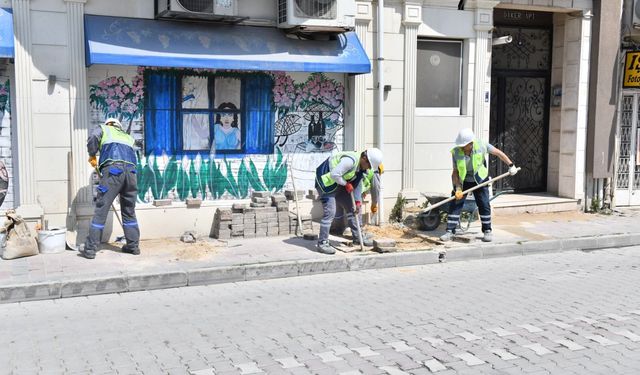 Çanakkale Belediyesi sokak sokak bakım onarım çalışmasında