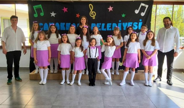 Minik Yetenekler 23 Nisan konseri verdi
