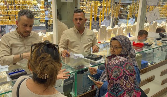 1 milyon 300 bin lira dolandırılmaktan kuyumcunun dikkati sayesinde kurtuldu