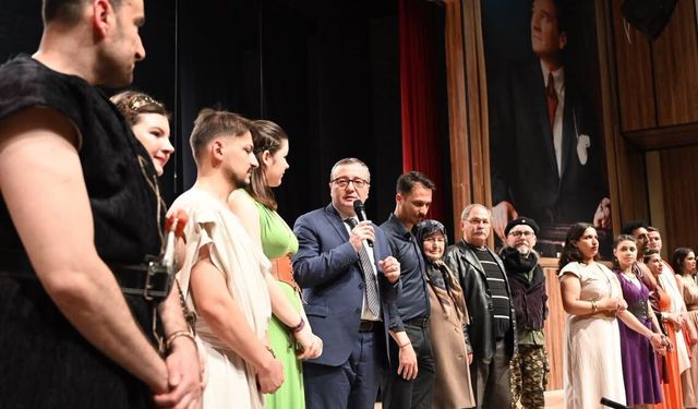 Biga Belediye Tiyatrosu’na “Ensemble” Ödülü