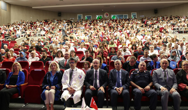 ÇOMÜ Tıp Fakültesi’nde Mezuniyet Coşkusu: Yeni Hekimler Meslek Yemini Etti