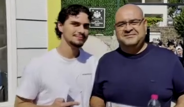 Baba-oğul YKS'ya yan yana sınıflarda girdi