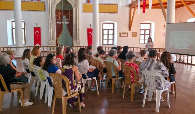 Gelibolu Öğretmenleri Okuyor Projesinde Yıl Sonu Buluşması Gerçekleştirildi