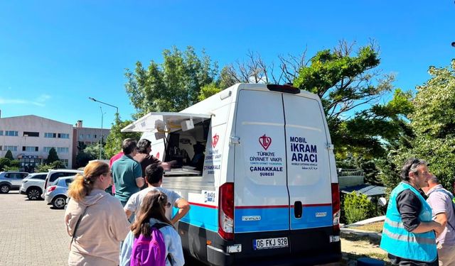 TDV Çanakkale’den YKS’de öğrenci ve velilere ikram desteği