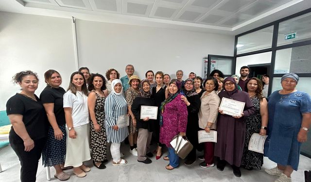 Sağlıklı Hayat Okulu’ndan 109 Kilo Kaybı: 17 Mezun Sertifikalarını Aldı