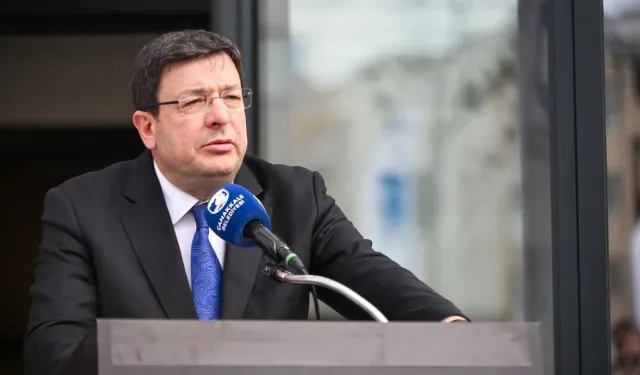 Çanakkale siyasetinde tarihi gün: CHP'li isimler Özgür Özel'in Yeni Parti'ye geçiyor
