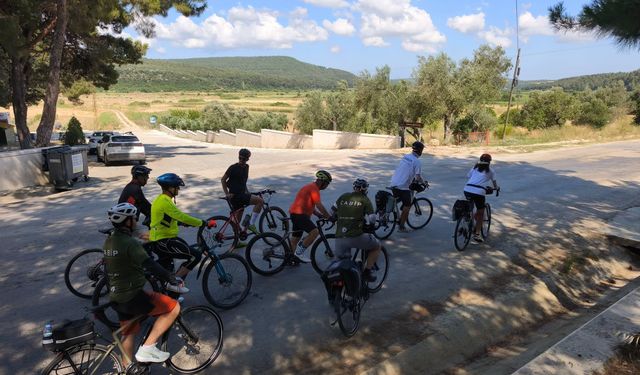 Doğayla iç içe bir rotada pedal çevirdiler!