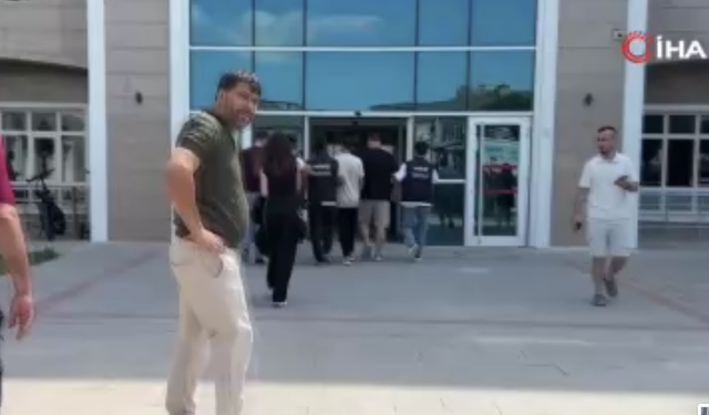 Öğretmenlikten ihraç edildi, yine de deavm etti
