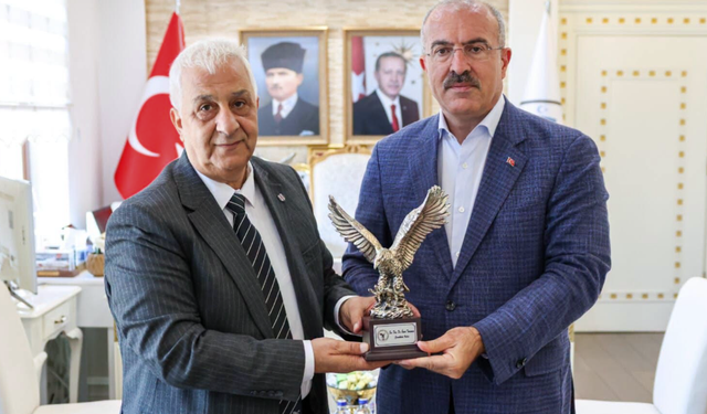 1903 Çanakkale Beşiktaşlılar Derneği'nden Vali Toraman'a Ziyaret