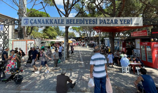 Çanakkale Cuma Pazarı’nda Meyve Pahalı, Sebze Bereketli